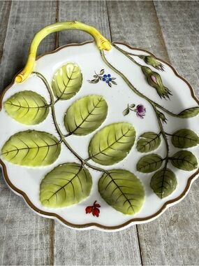 Hand-Painted Leaf Motif Porcelain Handled Plate - Green